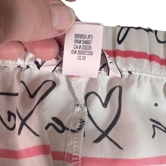 Victoria’s Secret Logo pajama short bottoms large - Picture 5 of 9